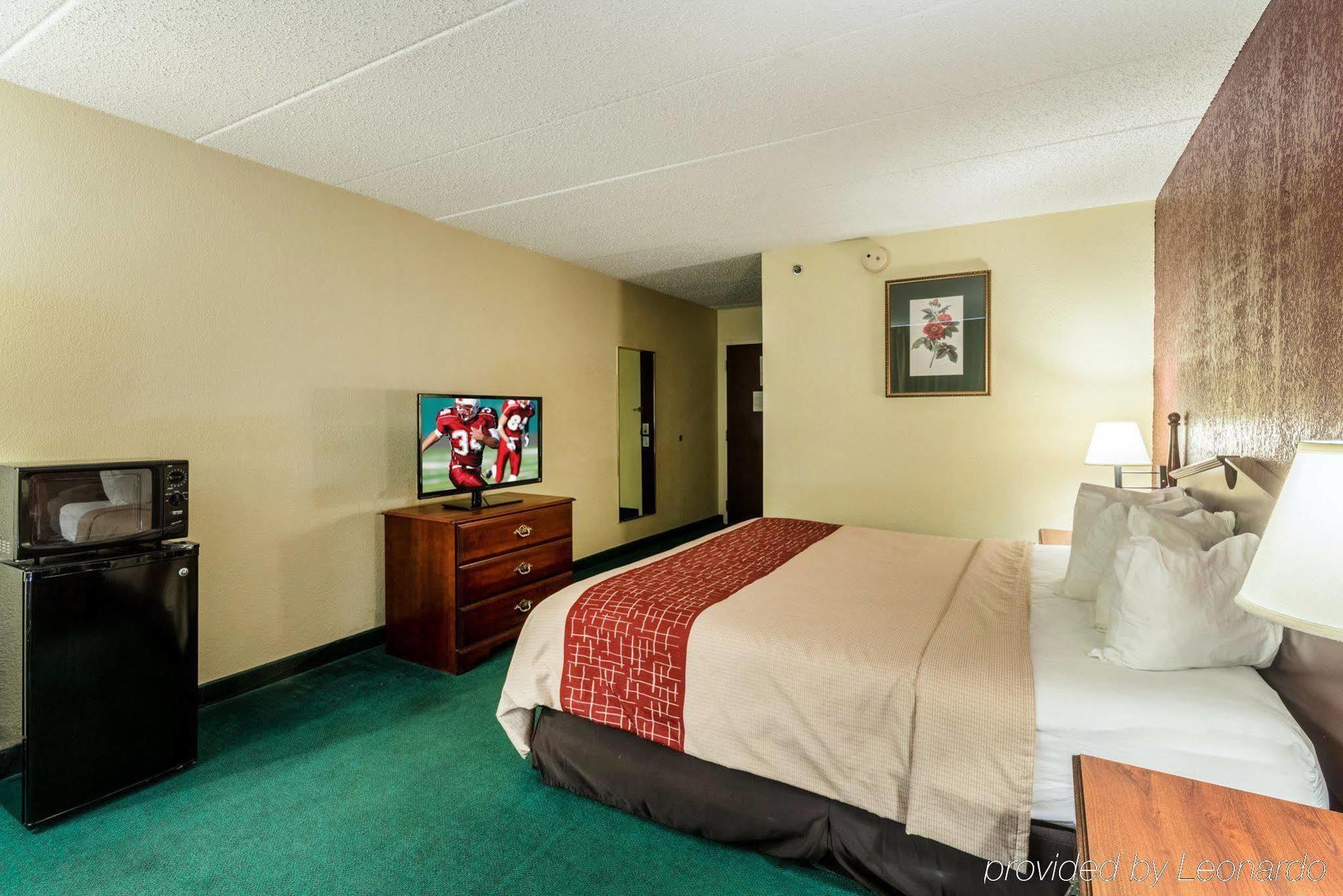 Red Roof Inn Морхед Экстерьер фото